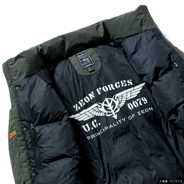「STRICT-G NANGA 『機動戦士ガンダム』TAKIBI ダウンジャケット」(C)創通・サンライズ