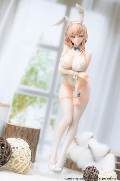 「白バニーおねえさん 1/7スケール 完成品フィギュア」(C)Astrum Design/Icomochi