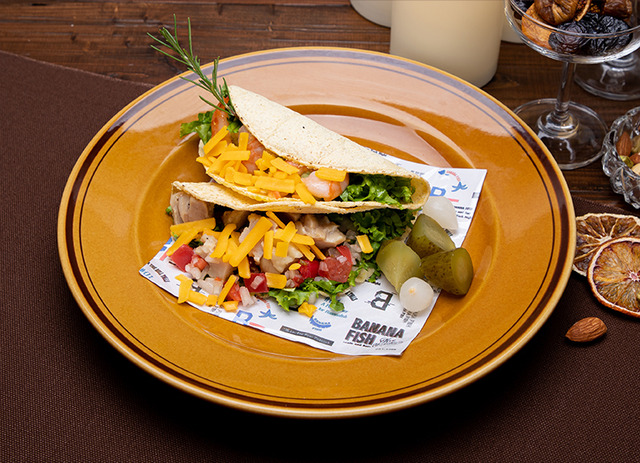 「BANANA FISH Cafe and Bar -New York Night」N.Y.スタイルタコス(C)吉田秋生・小学館／Project BANANA FISH