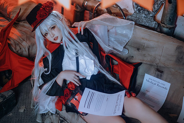 ワルファリン（コーデ：盛宴）『アークナイツ』／モデル：探偵莉莉