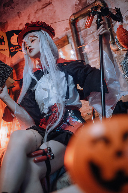 ワルファリン（コーデ：盛宴）『アークナイツ』／モデル：探偵莉莉