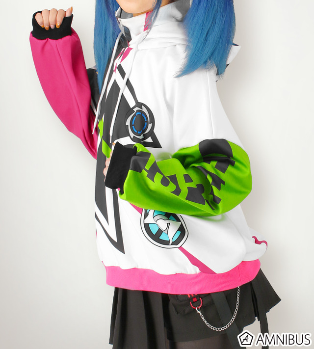 「ツインターボ 勝負服パーカー」(C)2021 アニメ「ウマ娘 プリティーダービー Season 2」製作委員会