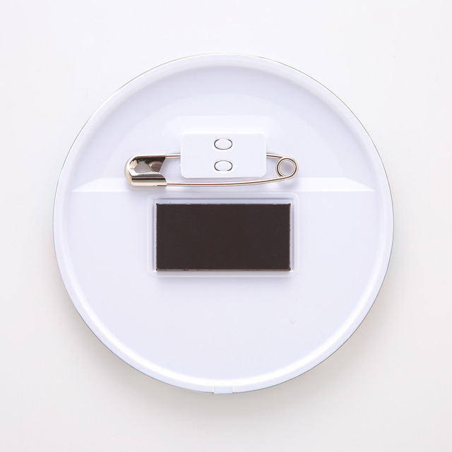 「マグネットバッジ オムニバスvol. 2 クリスマス（集合）」（C）創通・サンライズ