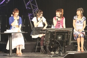 左より阿澄佳奈、喜多村英梨、松来未祐、新井里美