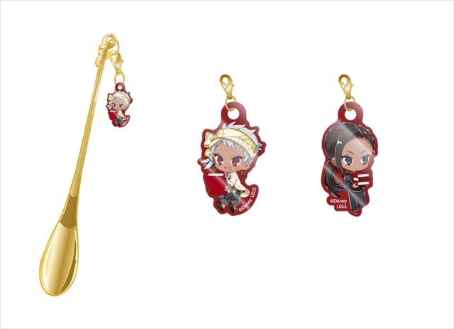 アクリルチャーム付きマドラー＜スカラビア寮（ランダム 2 種）＞900 円（税込 990 円）（C）Disney