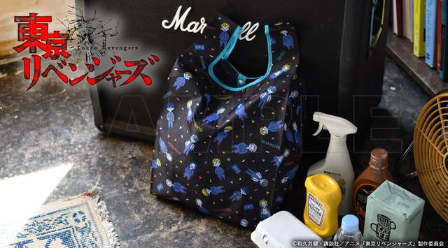 『東京リベンジャーズ』×「ビィズニィズ」コラボグッズ第3弾・エコバッグ（C）和久井健・講談社／アニメ「東京リベンジャーズ」製作委員会