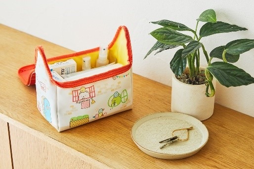 「すみっコぐらし おうち型マルチポーチBOOK」（C）2021 San-X Co., Ltd. All Rights Reserved.（C）2021 日本すみっコぐらし協会映画部