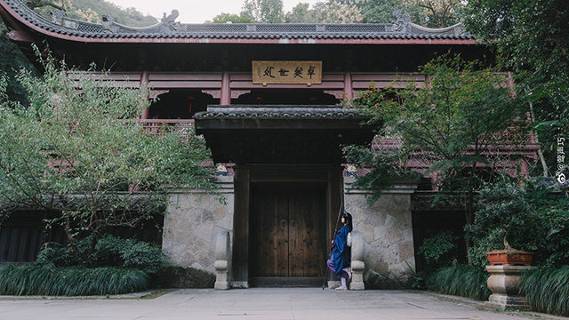 サガ『アークナイツ』／モデル：鶯声巧