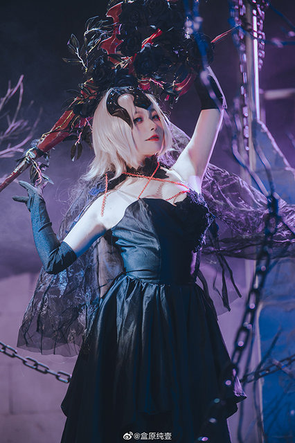 ジャンヌ・ダルク〔オルタ〕『Fate/Grand Order』／モデル：盒盒