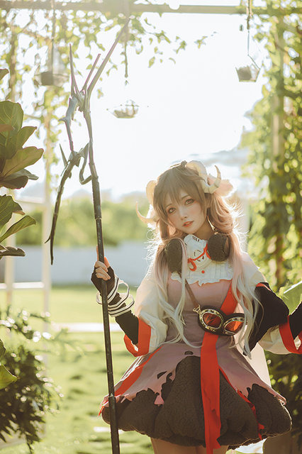 エイヤフィヤトラ『アークナイツ』／モデル：探偵ちゃん