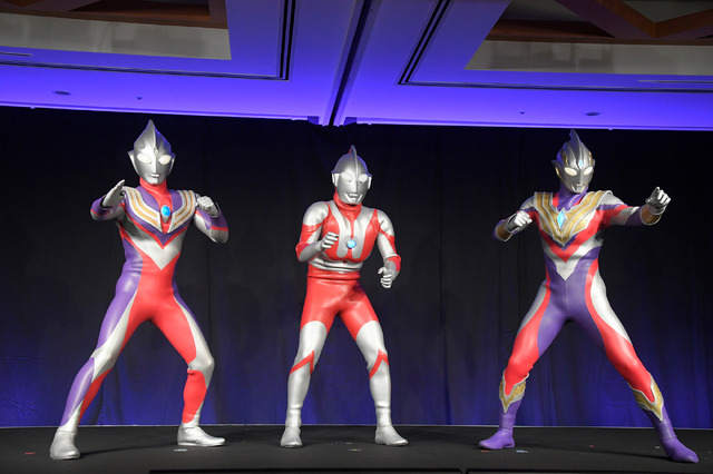 左：ウルトラマンティガ_中：ウルトラマン_右：ウルトラマントリガー