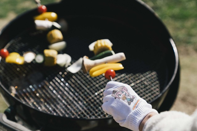 「OUTDOOR LIVING×ゆるキャン△」軍手（C）あｆろ・芳文社／野外活動委員会