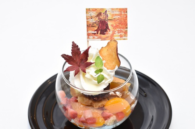 「紅葉とお芋の和風パフェ」1,430円（税込）『ちはやふる展』（Ｃ）末次由紀／講談社
