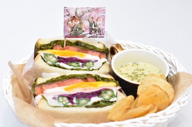 MGカフェコラボメニュー「かるた部　サンドイッチバスケット」1,540円（税込）『ちはやふる展』（Ｃ）末次由紀／講談社