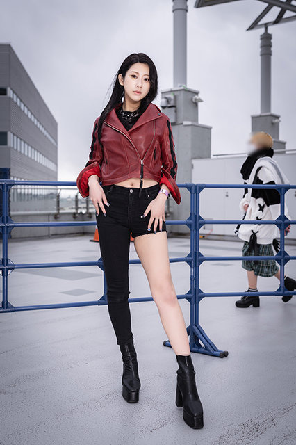 企業ブース「FELIDAE/上御徒町リカ」／モデル：花宮いのり、撮影：乃木章