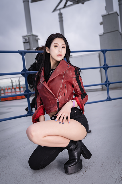 企業ブース「FELIDAE/上御徒町リカ」／モデル：花宮いのり、撮影：乃木章