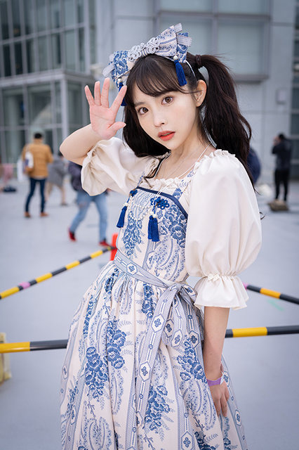 露凝香ワンピース「不軌不軌」／モデル：ゆるめ、撮影：乃木章