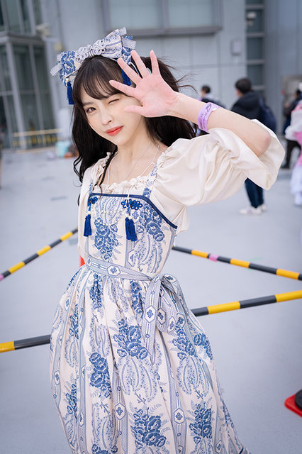 露凝香ワンピース「不軌不軌」／モデル：ゆるめ、撮影：乃木章