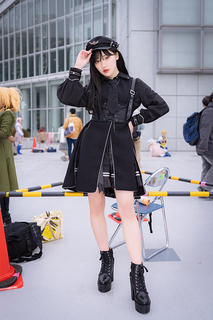 ALPHA軍服ワンピース「SUSIN」／モデル：夏帆、撮影：乃木章