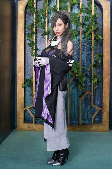 ファッションブランド「FELIDAE」／モデル：花咲 来夢