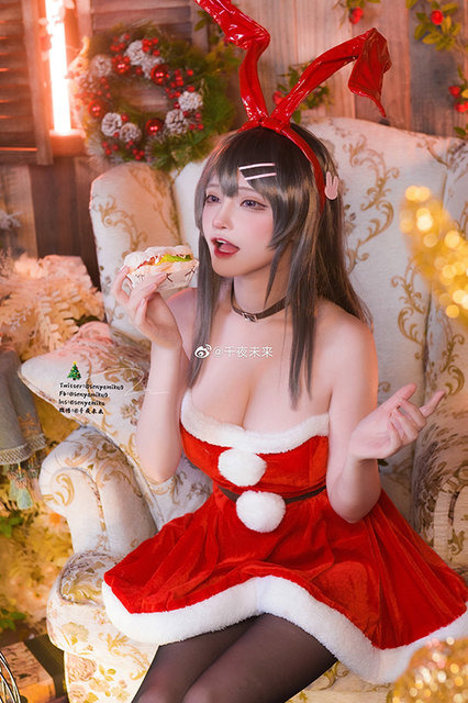 桜島麻衣（クリスマスver.）『青春ブタ野郎はバニーガール先輩の夢を見ない』／モデル：千夜未来