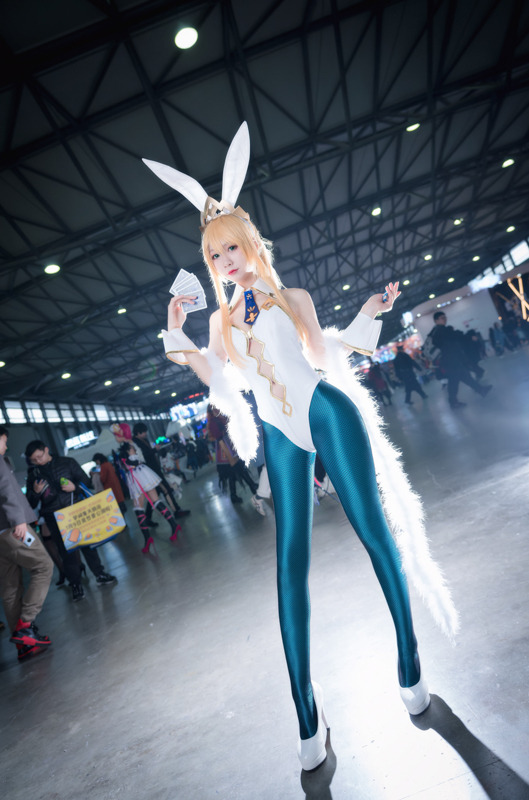 izumi泉桃子さん（weibo：@izumi泉桃子） 水着獅子王『Fate/Grand Order』／撮影：寒黙