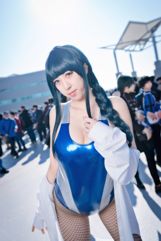 照井るゐさん@rui_cos_L 競泳水着×ワイシャツ×網タイツ／撮影：寒黙