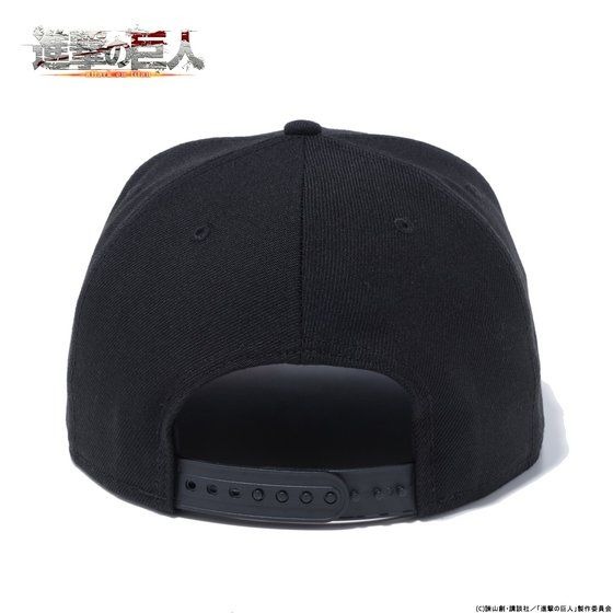 「進撃の巨人 NEW ERA キャップ タイトルロゴVer.」（C）諫山創・講談社／「進撃の巨人」The Final Season製作委員会