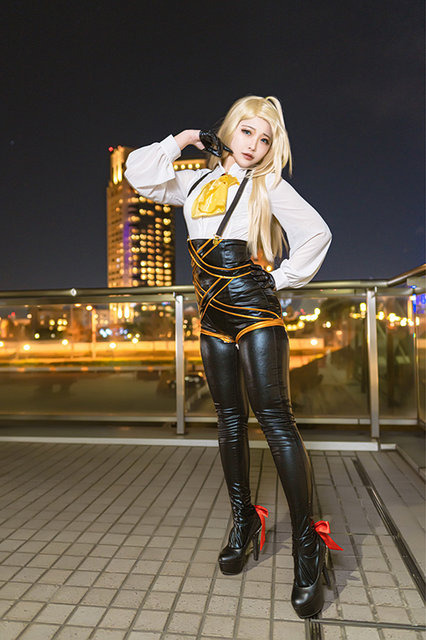 ヴィオレッタ・ノワール『#コンパス戦闘摂理解析システム』／モデル：ななみ、撮影：乃木章