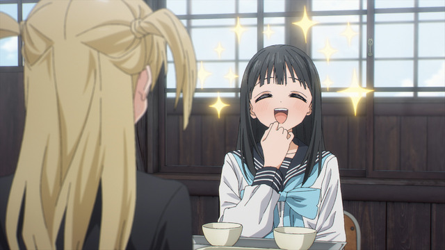 『明日ちゃんのセーラー服』第2話「また明日」先行場面カット（C）博／集英社・「明日ちゃんのセーラー服」製作委員会