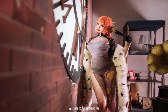 モナーク（コーデ：ブラック・ジェラード）『アズールレーン』／モデル：夏鳩鳩