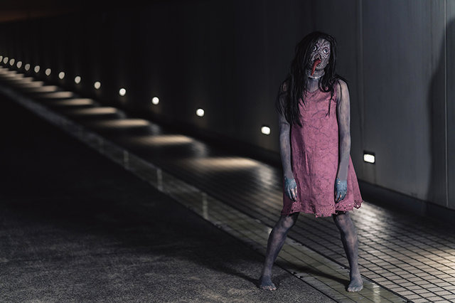 『見える子ちゃん』四谷みこ、イケメンに憑くオバケ／モデル：まゆろん、No.K(ナンバケ)