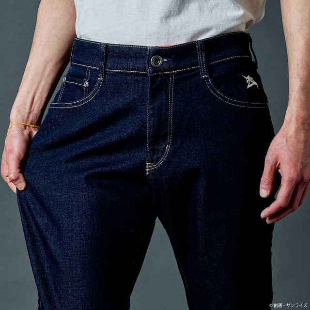 「STRICT-G EDWIN 『機動戦士ガンダム 逆襲のシャア』JERSEYS レギュラーストレート　E.F.S.F. アムロ・レイ モデル（ワンウオッシュ/濃色ブルー）」13,200円（税込／送料・手数料別途）（C）創通・サンライズ