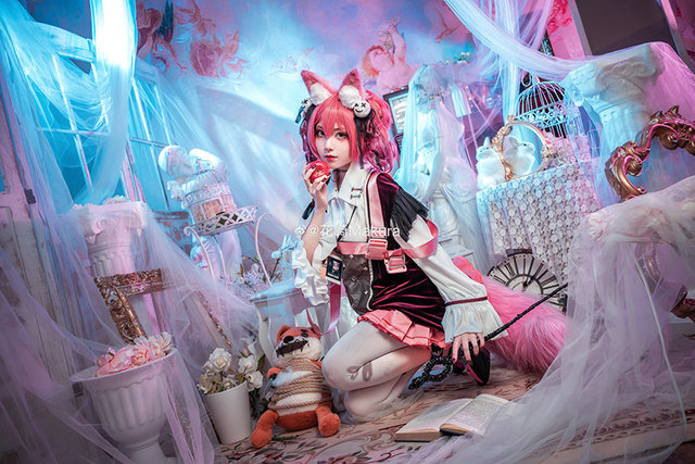 シャマレ『アークナイツ』／モデル：花崎まくら