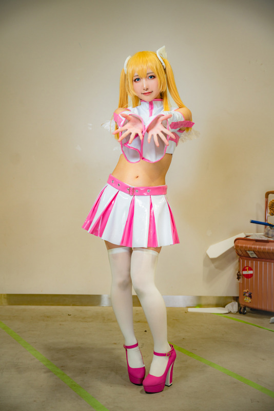 リリエル『2.5次元の誘惑』／モデル：希林まおは、撮影：Jon