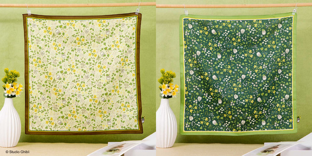 「となりのトトロ ハンカチ 野原でかくれんぼ アイボリー/グリーン」各1,210円（税込）（C）Studio Ghibli