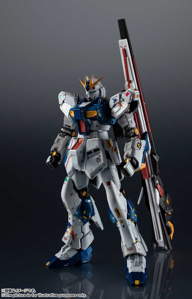 「超合金　RX-93ff νガンダム」24,000円（税別）（C）創通・サンライズ