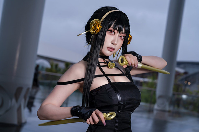 ヨル・フォージャー『スパイファミリー』／モデル：カモミール、撮影：tama