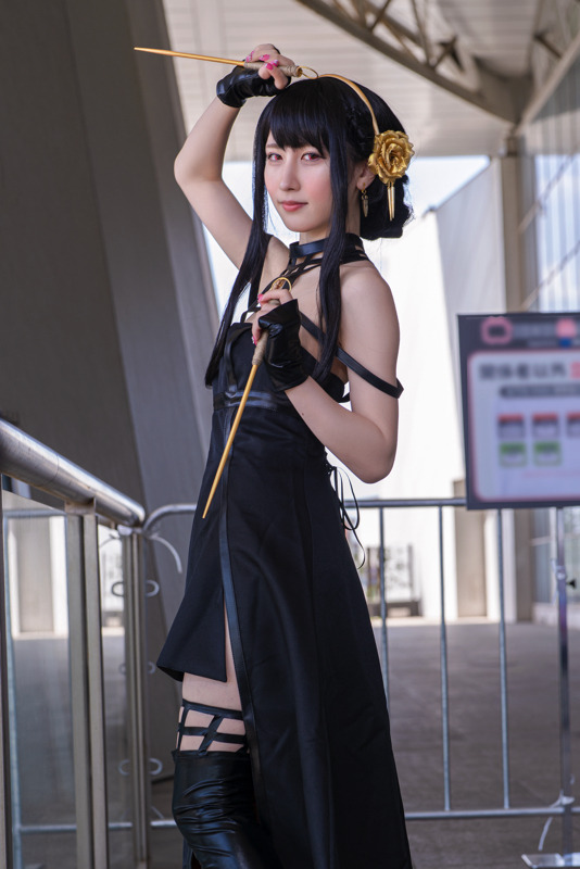 ヨル・フォージャー『SPY×FAMILY』／モデル：奥寺テーラ、撮影：tama