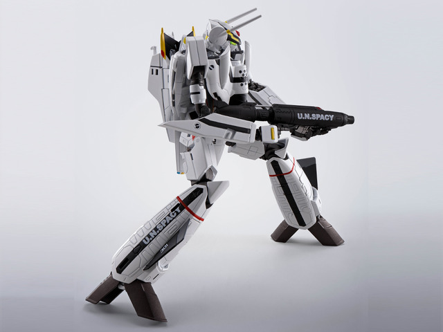 「HI-METAL R　VF-0S フェニックス（ロイ・フォッカー機）」15,400円（税込）（C）2002 BIGWEST