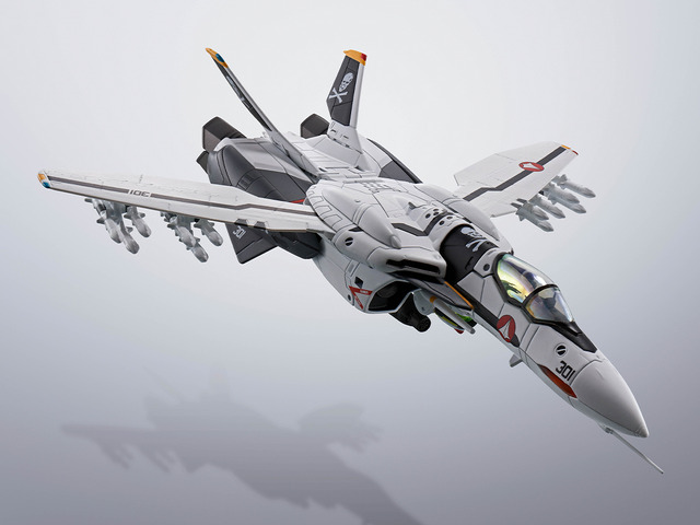 「HI-METAL R　VF-0S フェニックス（ロイ・フォッカー機）」15,400円（税込）（C）2002 BIGWEST