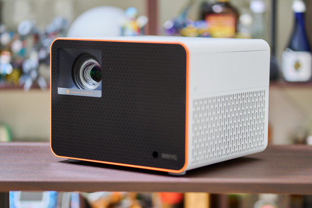 「4K UHD LEDプロジェクターX3000i」