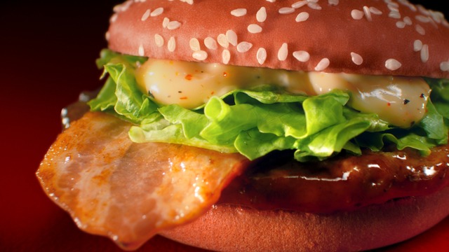 日本マクドナルド×TV アニメ『機動戦士ガンダム』シャア・アズナブル コラボレーション CMカット（C）創通・サンライズ