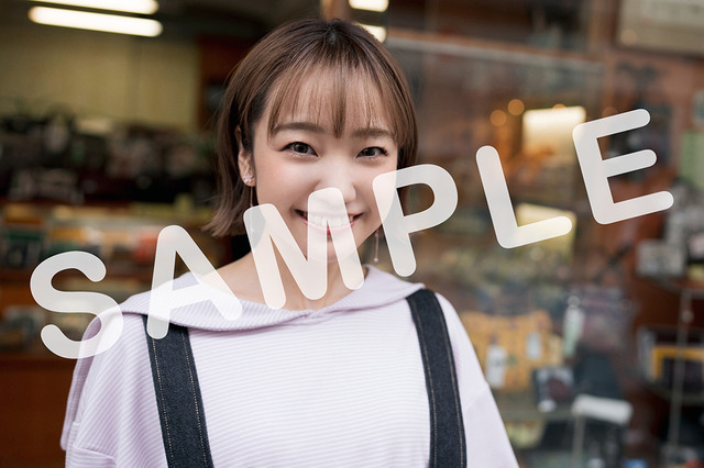 「大橋彩香 声優デビュー10周年メモリアルブック Sunflower」ゲーマーズ発売記念フェア／ブロマイド