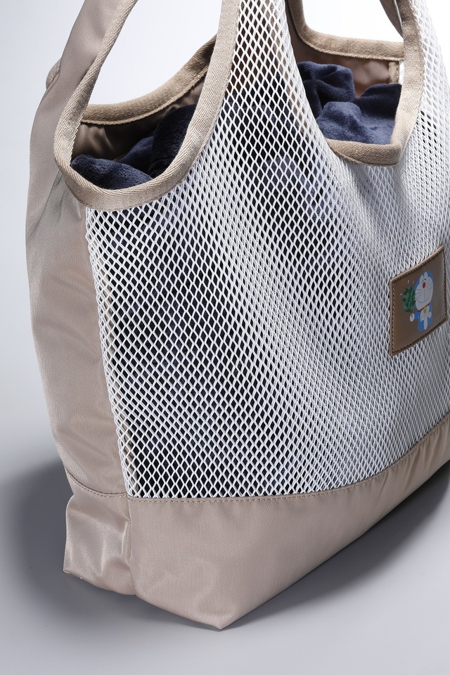 「メッシュトートバッグ」5,390円（税込）（C）Fujiko-Pro