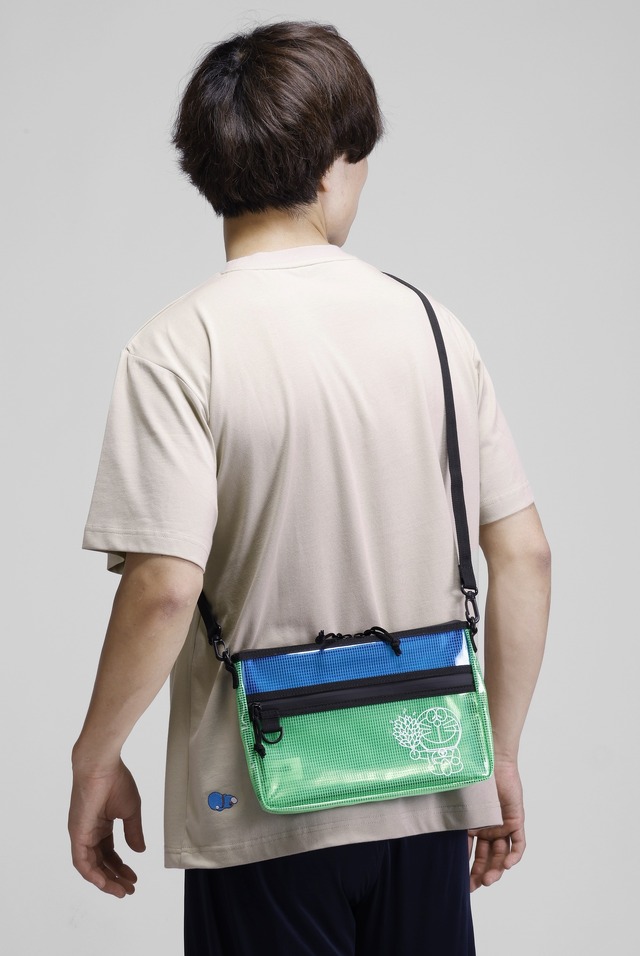 「クリアサコッシュ」3,850円（税込）（C）Fujiko-Pro