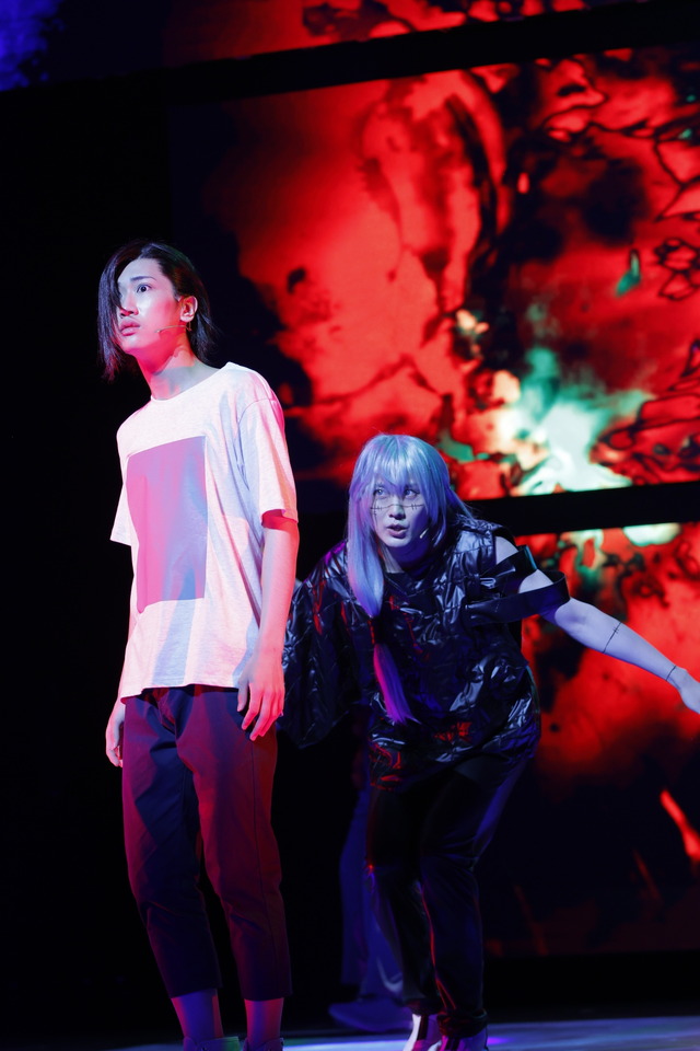 舞台『呪術廻戦』公開ゲネプロ写真（C）芥見下々／集英社（C）芥見下々／集英社・舞台「呪術廻戦」製作委員会