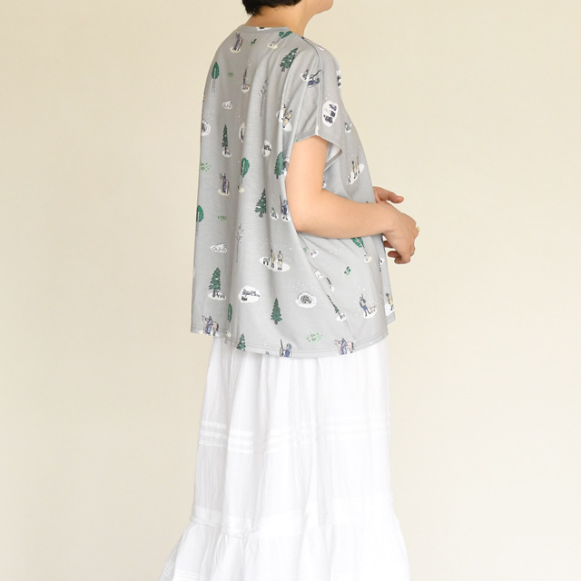 『ゴールデンカムイ』×イラストレーター・鬼頭祈コラボグッズ　ビッグTシャツ（C）野田サトル／集英社・ゴールデンカムイ製作委員会