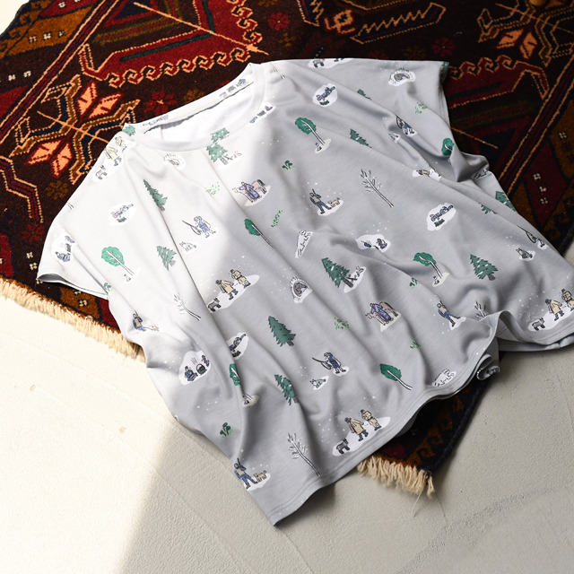 『ゴールデンカムイ』×イラストレーター・鬼頭祈コラボグッズ　ビッグTシャツ（C）野田サトル／集英社・ゴールデンカムイ製作委員会