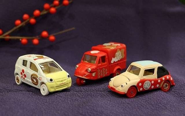 紅白福々トミカ
